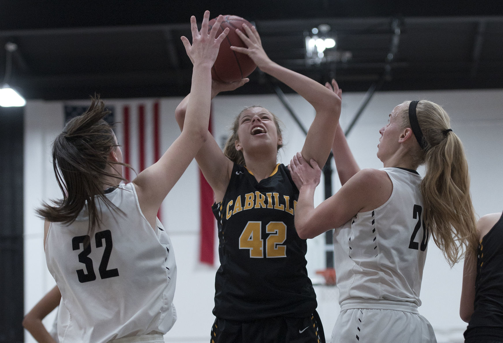 022418- CABRILLOGIRLSBBALL.11.JPG